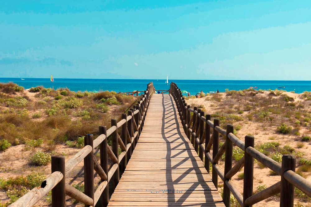 Pasarela de acceso PLAYA DE L'AUIR en Gandía